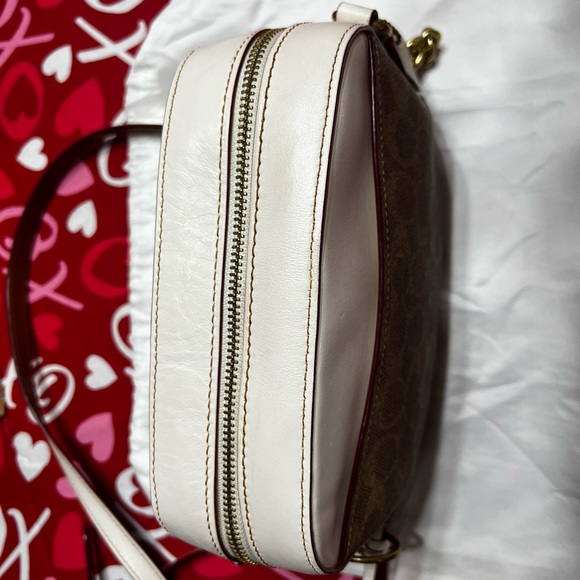 Authentic Coach Camera Bag in signature canvas. Great condition - Picture 3 of 8